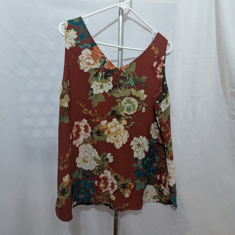 Chico's 4 In 1 Reversible scoop Neck Or V Neck Spotted Or Floral Tank Size L